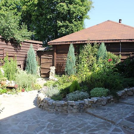 Maetok 4 Pidkovy Motel Podbereztsy Exterior photo